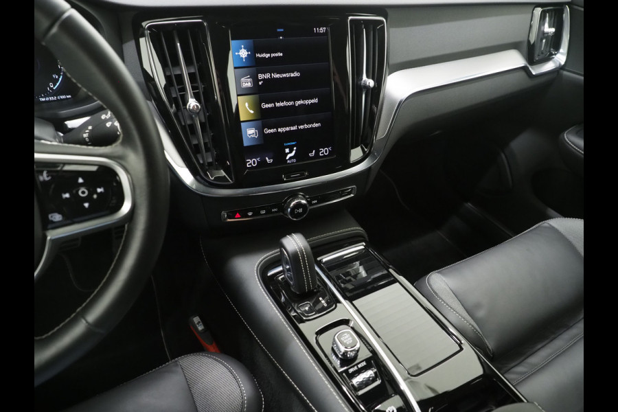 Volvo V60 2.0 T6 Recharge AWD R-Design | Panoramadak | Pilot Assist | Keyless | Camera | Memory | Carplay