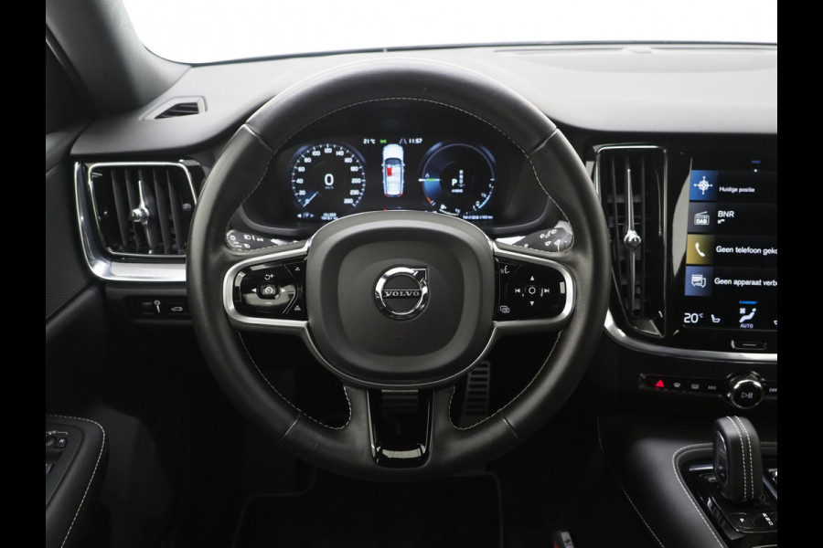 Volvo V60 2.0 T6 Recharge AWD R-Design | Panoramadak | Pilot Assist | Keyless | Camera | Memory | Carplay