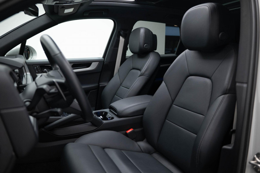Porsche Cayenne 3.0 E-Hybrid |Pano|Krijt|SportChrono|Fabrieksgarantie t/m 2029| Porsche Cayenne 3.0 E-Hybrid |Pano|Krijt|SportChrono|Fabrieksgarantie t/m 2029|