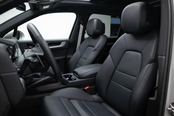 Porsche Cayenne 3.0 E-Hybrid |Pano|Krijt|SportChrono|Fabrieksgarantie t/m 2029| Porsche Cayenne 3.0 E-Hybrid |Pano|Krijt|SportChrono|Fabrieksgarantie t/m 2029|