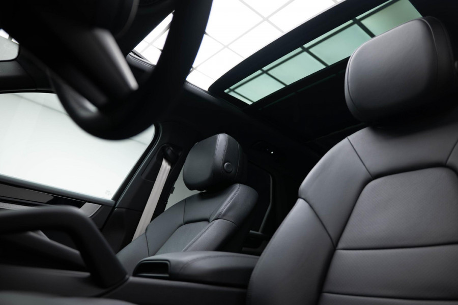 Porsche Cayenne 3.0 E-Hybrid |Pano|Krijt|SportChrono|Fabrieksgarantie t/m 2029| Porsche Cayenne 3.0 E-Hybrid |Pano|Krijt|SportChrono|Fabrieksgarantie t/m 2029|