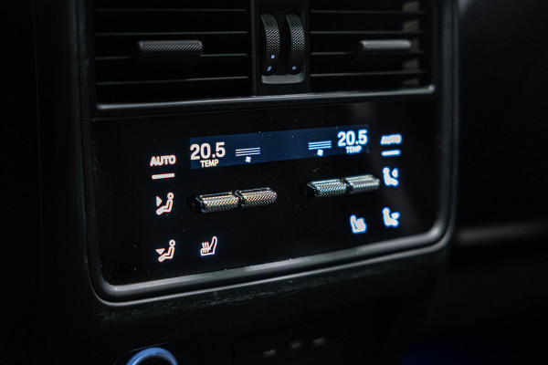 Porsche Cayenne 3.0 E-Hybrid |Pano|Krijt|SportChrono|Fabrieksgarantie t/m 2029| Porsche Cayenne 3.0 E-Hybrid |Pano|Krijt|SportChrono|Fabrieksgarantie t/m 2029|