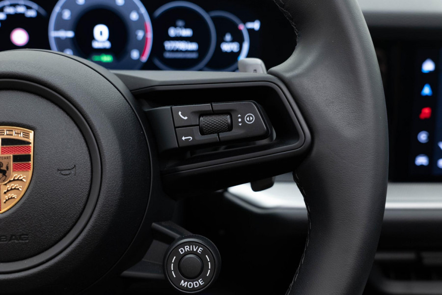 Porsche Cayenne 3.0 E-Hybrid |Pano|Krijt|SportChrono|Fabrieksgarantie t/m 2029| Porsche Cayenne 3.0 E-Hybrid |Pano|Krijt|SportChrono|Fabrieksgarantie t/m 2029|