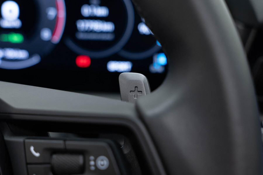 Porsche Cayenne 3.0 E-Hybrid |Pano|Krijt|SportChrono|Fabrieksgarantie t/m 2029| Porsche Cayenne 3.0 E-Hybrid |Pano|Krijt|SportChrono|Fabrieksgarantie t/m 2029|