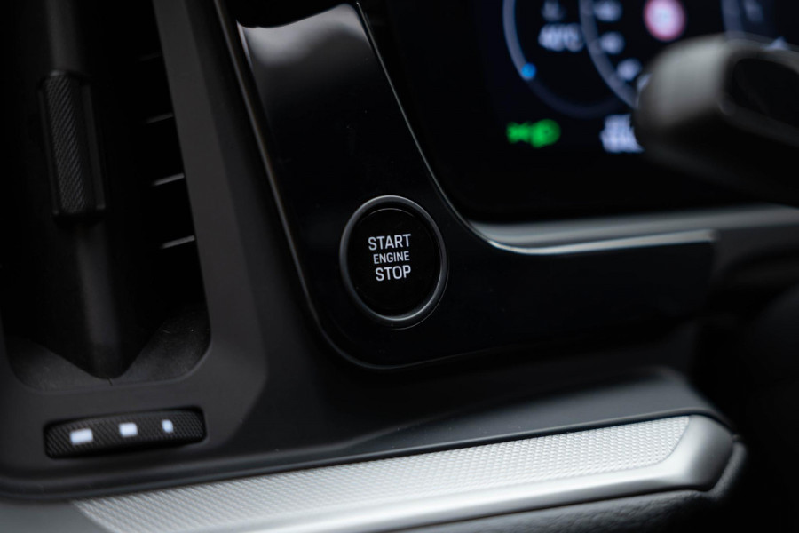 Porsche Cayenne 3.0 E-Hybrid |Pano|Krijt|SportChrono|Fabrieksgarantie t/m 2029| Porsche Cayenne 3.0 E-Hybrid |Pano|Krijt|SportChrono|Fabrieksgarantie t/m 2029|