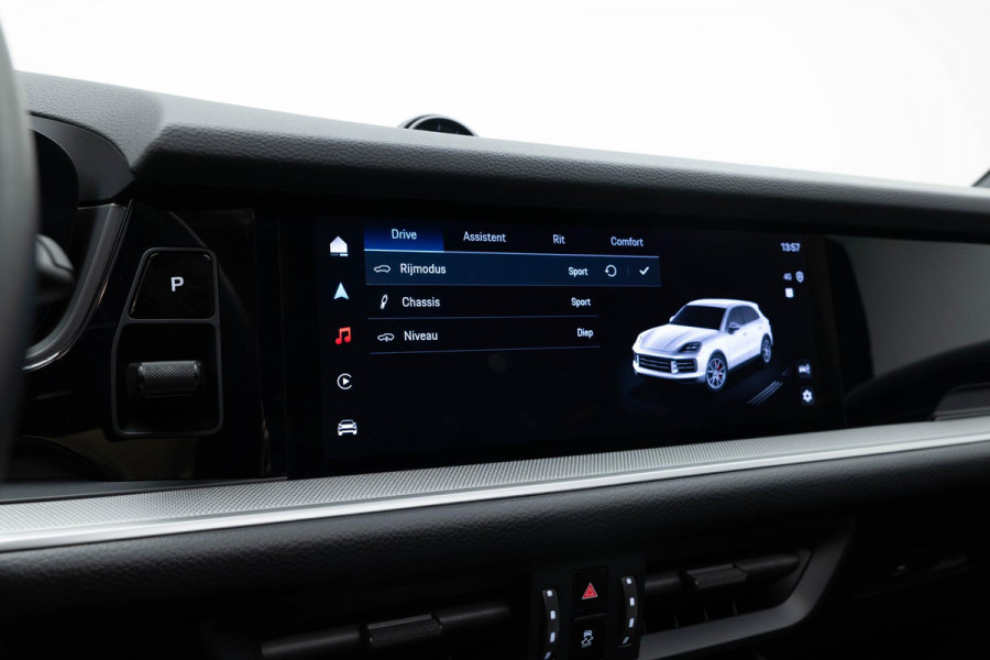 Porsche Cayenne 3.0 E-Hybrid |Pano|Krijt|SportChrono|Fabrieksgarantie t/m 2029| Porsche Cayenne 3.0 E-Hybrid |Pano|Krijt|SportChrono|Fabrieksgarantie t/m 2029|