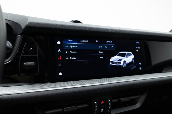 Porsche Cayenne 3.0 E-Hybrid |Pano|Krijt|SportChrono|Fabrieksgarantie t/m 2029| Porsche Cayenne 3.0 E-Hybrid |Pano|Krijt|SportChrono|Fabrieksgarantie t/m 2029|