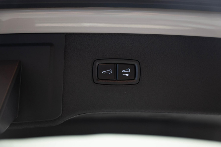 Porsche Cayenne 3.0 E-Hybrid |Pano|Krijt|SportChrono|Fabrieksgarantie t/m 2029| Porsche Cayenne 3.0 E-Hybrid |Pano|Krijt|SportChrono|Fabrieksgarantie t/m 2029|