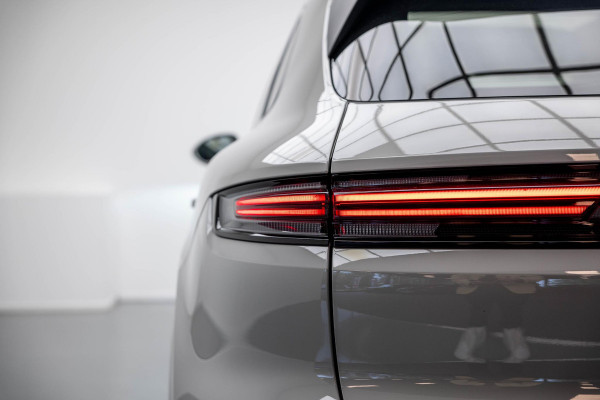 Porsche Cayenne 3.0 E-Hybrid |Pano|Krijt|SportChrono|Fabrieksgarantie t/m 2029| Porsche Cayenne 3.0 E-Hybrid |Pano|Krijt|SportChrono|Fabrieksgarantie t/m 2029|