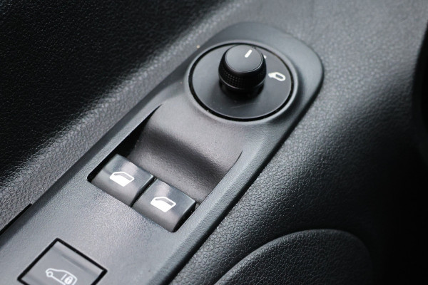 Citroën Berlingo 1.6 BlueHDI 100PK XL L2H1 | 3-Zitter | Camera | CarPlay / Android auto | Trekhaak | Cruise control | PDC V+A | Airco | Nieuwe APK | NAP Logisch