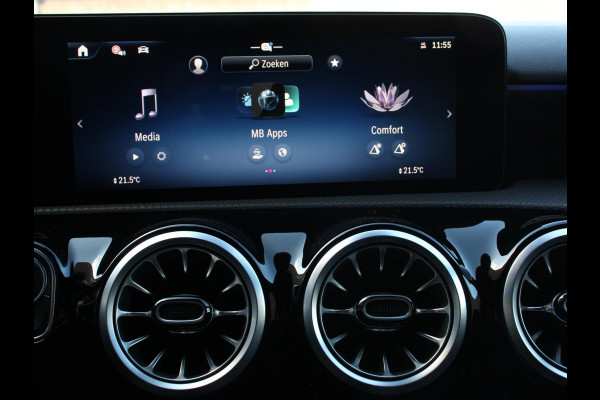 Mercedes-Benz A-Klasse 200 Automaat AMG Line | Navigatie | Climate control | Camera | Parkeer sensoren | Half Lederen Bekleding | Led  | Cruise Control adaptive | LM Velgen | Dab | Led