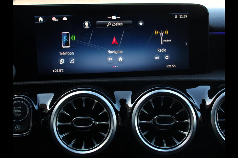 Mercedes-Benz A-Klasse 200 Automaat AMG Line | Navigatie | Climate control | Camera | Parkeer sensoren | Half Lederen Bekleding | Led  | Cruise Control adaptive | LM Velgen | Dab | Led