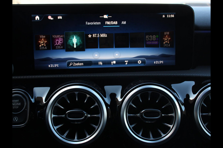 Mercedes-Benz A-Klasse 200 Automaat AMG Line | Navigatie | Climate control | Camera | Parkeer sensoren | Half Lederen Bekleding | Led  | Cruise Control adaptive | LM Velgen | Dab | Led