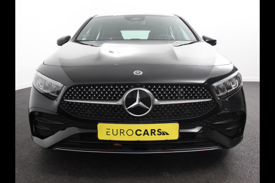 Mercedes-Benz A-Klasse 200 Automaat AMG Line | Navigatie | Climate control | Camera | Parkeer sensoren | Half Lederen Bekleding | Led  | Cruise Control adaptive | LM Velgen | Dab | Led