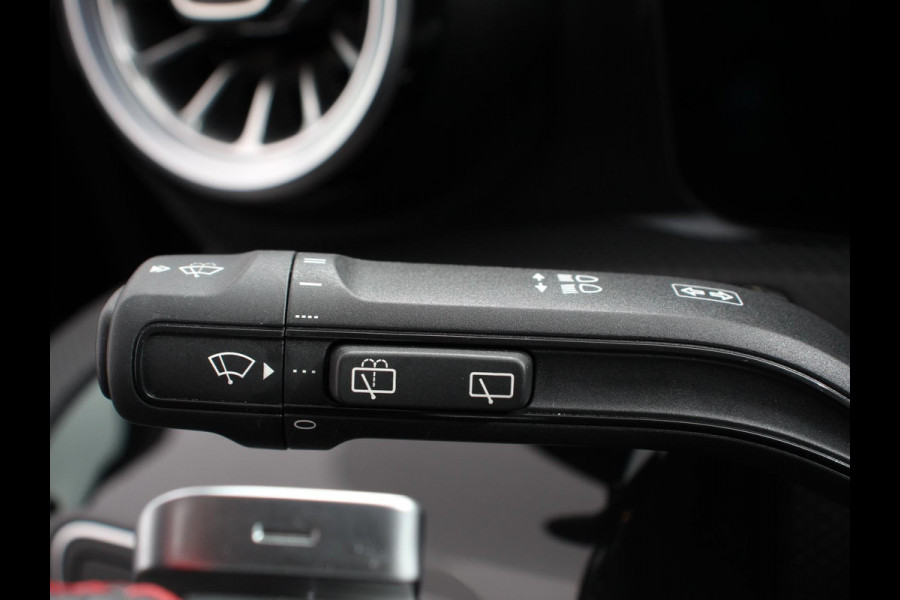 Mercedes-Benz A-Klasse 200 Automaat AMG Line | Navigatie | Climate control | Camera | Parkeer sensoren | Half Lederen Bekleding | Led  | Cruise Control adaptive | LM Velgen | Dab | Led
