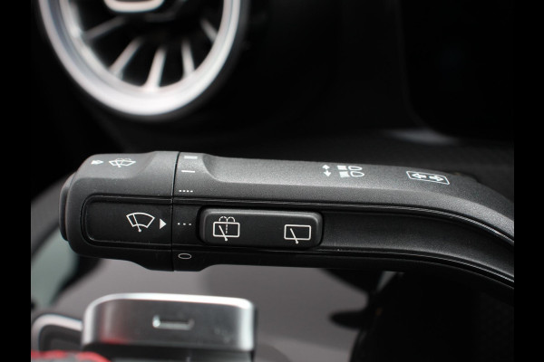 Mercedes-Benz A-Klasse 200 Automaat AMG Line | Navigatie | Climate control | Camera | Parkeer sensoren | Half Lederen Bekleding | Led  | Cruise Control adaptive | LM Velgen | Dab | Led