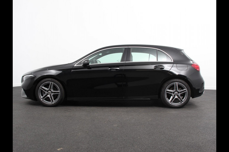 Mercedes-Benz A-Klasse 200 Automaat AMG Line | Navigatie | Climate control | Camera | Parkeer sensoren | Half Lederen Bekleding | Led  | Cruise Control adaptive | LM Velgen | Dab | Led