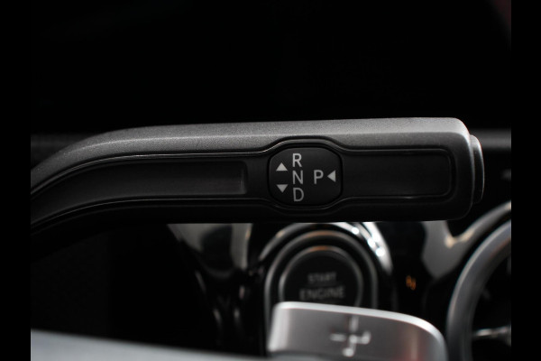 Mercedes-Benz A-Klasse 200 Automaat AMG Line | Navigatie | Climate control | Camera | Parkeer sensoren | Half Lederen Bekleding | Led  | Cruise Control adaptive | LM Velgen | Dab | Led