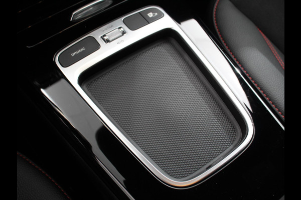 Mercedes-Benz A-Klasse 200 Automaat AMG Line | Navigatie | Climate control | Camera | Parkeer sensoren | Half Lederen Bekleding | Led  | Cruise Control adaptive | LM Velgen | Dab | Led