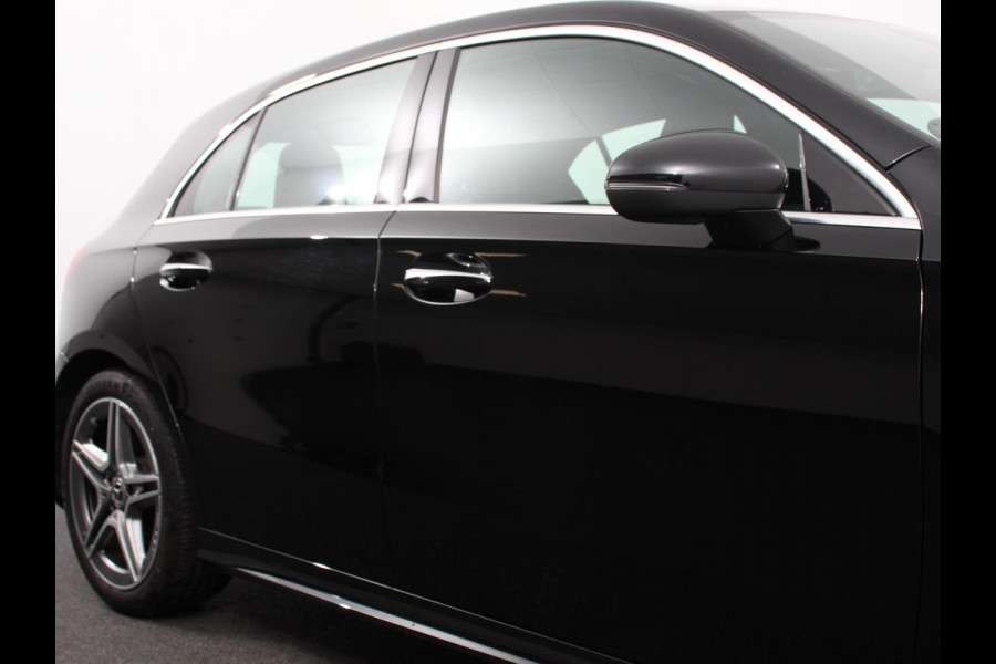 Mercedes-Benz A-Klasse 200 Automaat AMG Line | Navigatie | Climate control | Camera | Parkeer sensoren | Half Lederen Bekleding | Led  | Cruise Control adaptive | LM Velgen | Dab | Led