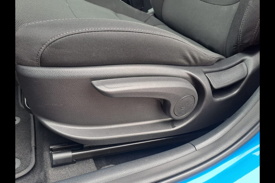 Kia Rio 1.0 T-GDi MHEV DynamicLine | LED | Trekhaak | Cruise | Camera | Stuur- en stoelverwarming | Navi |
