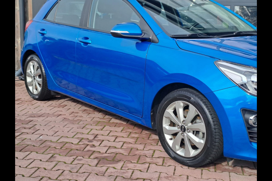 Kia Rio 1.0 T-GDi MHEV DynamicLine | LED | Trekhaak | Cruise | Camera | Stuur- en stoelverwarming | Navi |