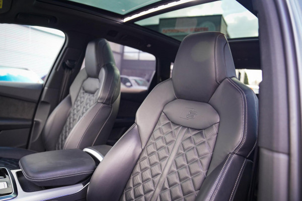 Audi Q7 55 TFSI Quattro Pro Line Plus | Panorama | Massage | Trekhaak | RS zetels | HUD | Adaptieve Cruise Control | Lane Assist |