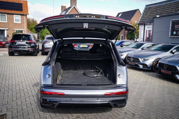 Audi Q7 55 TFSI Quattro Pro Line Plus | Panorama | Massage | Trekhaak | RS zetels | HUD | Adaptieve Cruise Control | Lane Assist |