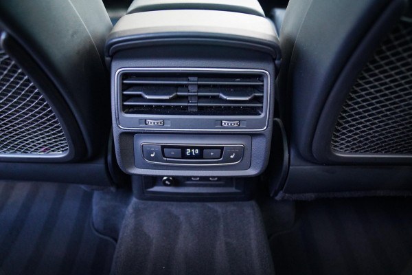 Audi Q7 55 TFSI Quattro Pro Line Plus | Panorama | Massage | Trekhaak | RS zetels | HUD | Adaptieve Cruise Control | Lane Assist |