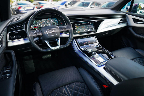 Audi Q7 55 TFSI Quattro Pro Line Plus | Panorama | Massage | Trekhaak | RS zetels | HUD | Adaptieve Cruise Control | Lane Assist |