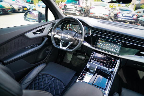 Audi Q7 55 TFSI Quattro Pro Line Plus | Panorama | Massage | Trekhaak | RS zetels | HUD | Adaptieve Cruise Control | Lane Assist |