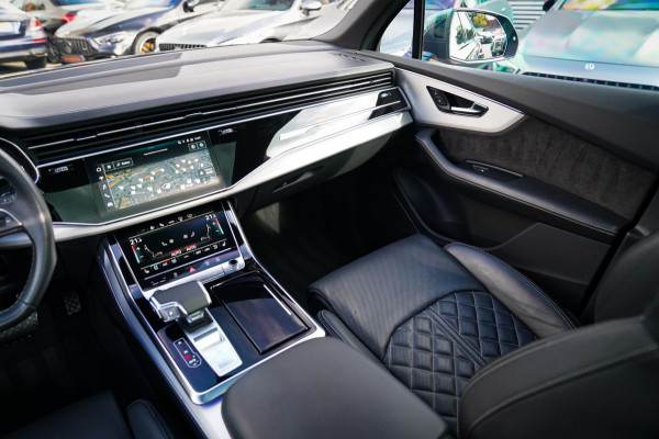 Audi Q7 55 TFSI Quattro Pro Line Plus | Panorama | Massage | Trekhaak | RS zetels | HUD | Adaptieve Cruise Control | Lane Assist |