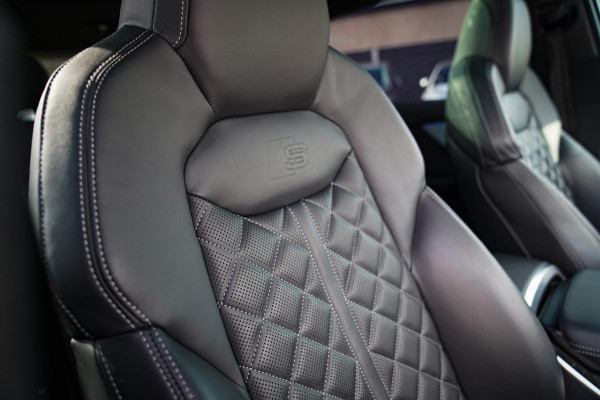 Audi Q7 55 TFSI Quattro Pro Line Plus | Panorama | Massage | Trekhaak | RS zetels | HUD | Adaptieve Cruise Control | Lane Assist |