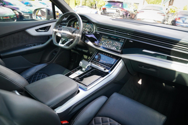 Audi Q7 55 TFSI Quattro Pro Line Plus | Panorama | Massage | Trekhaak | RS zetels | HUD | Adaptieve Cruise Control | Lane Assist |