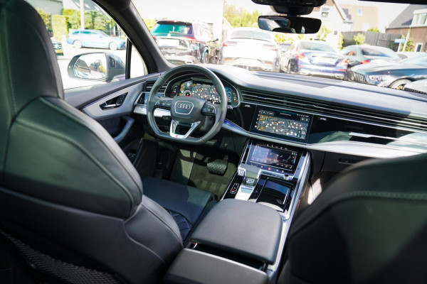 Audi Q7 55 TFSI Quattro Pro Line Plus | Panorama | Massage | Trekhaak | RS zetels | HUD | Adaptieve Cruise Control | Lane Assist |