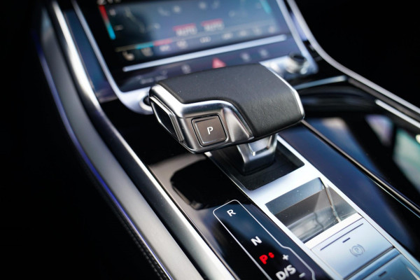 Audi Q7 55 TFSI Quattro Pro Line Plus | Panorama | Massage | Trekhaak | RS zetels | HUD | Adaptieve Cruise Control | Lane Assist |