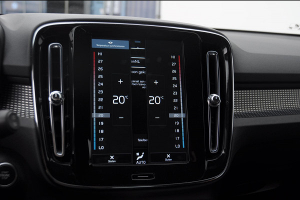 Volvo XC40 T4 211PK Automaat Recharge R-Design / Keyless entry / Elektrische achterklep / Leder met alcantara interieur / Parkeersensoren met camera / Stoel - en stuurwielverwarming / Apple carplay