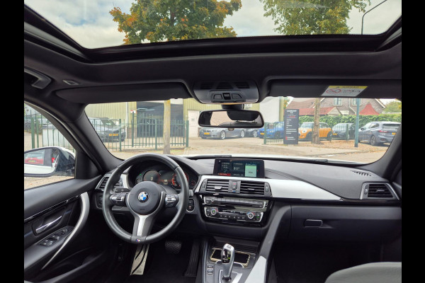 BMW 3 Serie Touring M Sport Nov-2019 NAP Panorama CarPlay GARANTIE inbeg. LED Breedset velgen RIJKLAAR APK tot 4-2027