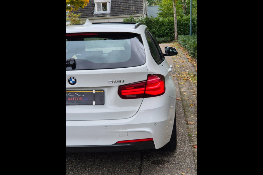 BMW 3 Serie Touring M Sport Nov-2019 NAP Panorama CarPlay GARANTIE inbeg. LED Breedset velgen RIJKLAAR APK tot 4-2027