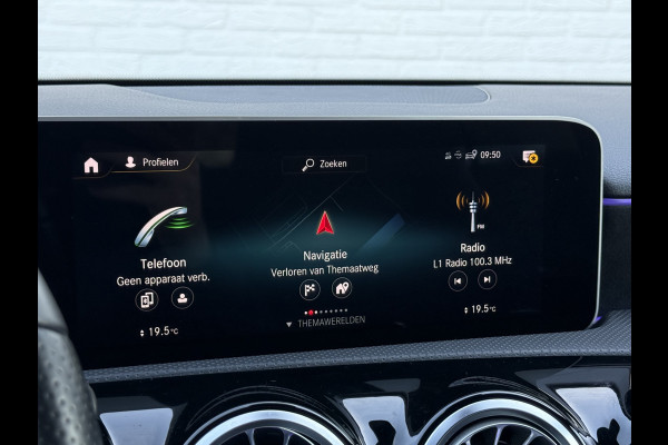 Mercedes-Benz A-Klasse 200 Business Solution AMG | Pano | MultiBeam LED | Ambient Light | Memory | Keyless | 18 inch