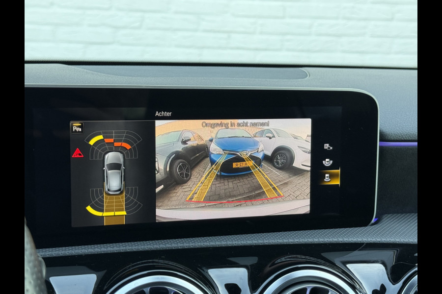 Mercedes-Benz A-Klasse 200 Business Solution AMG | Pano | MultiBeam LED | Ambient Light | Memory | Keyless | 18 inch
