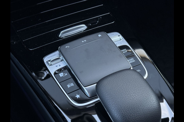 Mercedes-Benz A-Klasse 200 Business Solution AMG | Pano | MultiBeam LED | Ambient Light | Memory | Keyless | 18 inch
