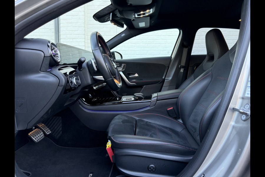 Mercedes-Benz A-Klasse 200 Business Solution AMG | Pano | MultiBeam LED | Ambient Light | Memory | Keyless | 18 inch