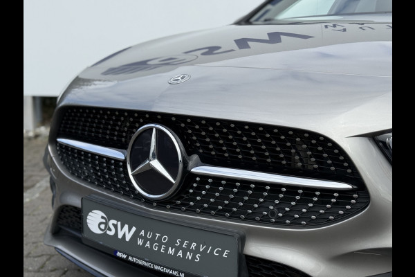 Mercedes-Benz A-Klasse 200 Business Solution AMG | Pano | MultiBeam LED | Ambient Light | Memory | Keyless | 18 inch