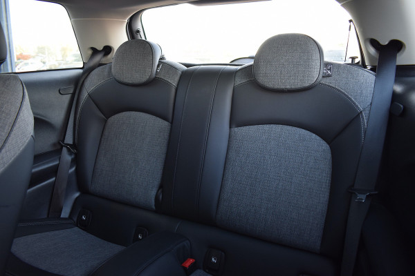 MINI Mini 1.5 Cooper Camden Edition | Apple CarPlay | Half Leer | Cruise | Climate