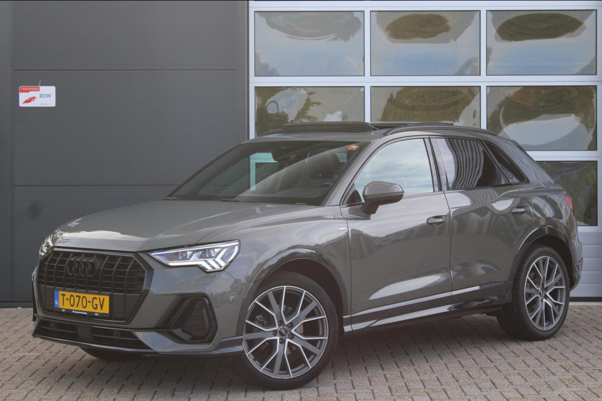 Audi Q3 35 TFSI S-Line | Pano | Sfeer | Matrix | Stoelverwarming Audi Q3 35 TFSI S-Line | Pano | Sfeer | Matrix | Stoelverwarming