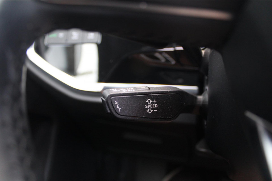Audi Q3 35 TFSI S-Line | Pano | Sfeer | Matrix | Stoelverwarming