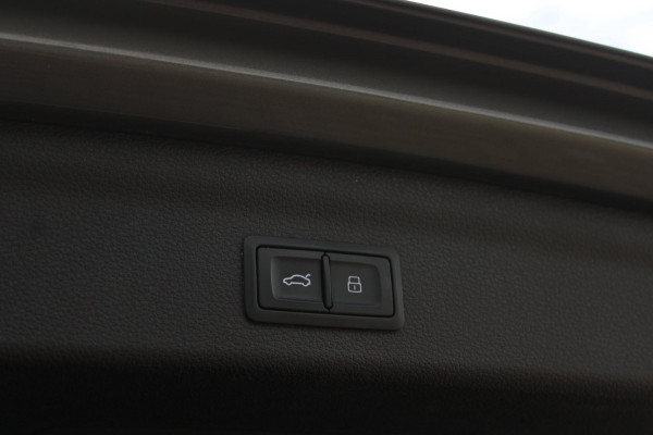 Audi Q3 35 TFSI S-Line | Pano | Sfeer | Matrix | Stoelverwarming