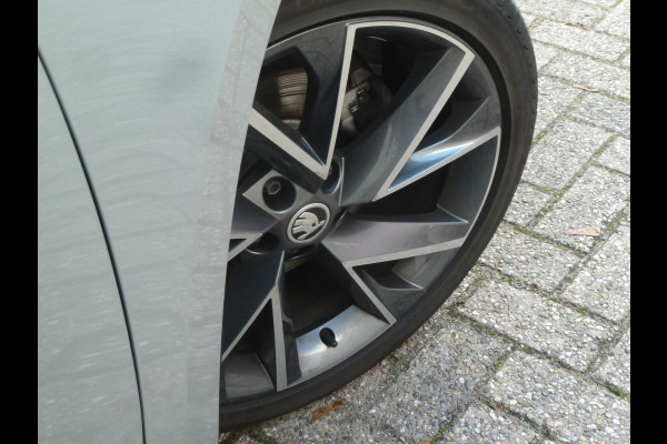 Škoda Superb 1.4 TSI iV Sportline Plug-in|Memory|Matrix-LED|Alcantara|Keyless-Entry/Go|Adaptive-Cruise|Stoel/Stuurverw.|Blindspot