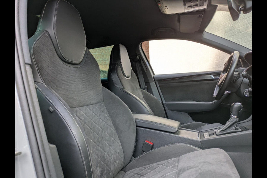 Škoda Superb 1.4 TSI iV Sportline Plug-in|Memory|Matrix-LED|Alcantara|Keyless-Entry/Go|Adaptive-Cruise|Stoel/Stuurverw.|Blindspot